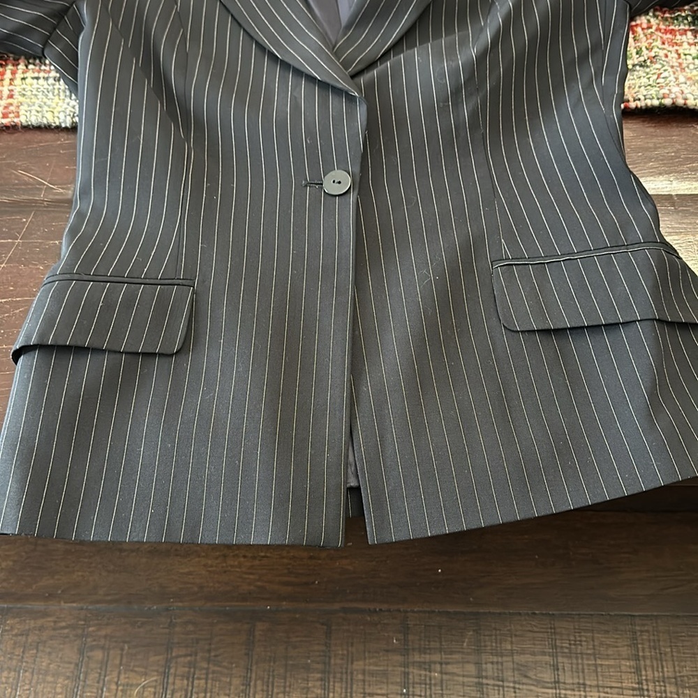 Boyd's Philadelphia Femme Women's navy Pinstripe Skirt Suit Jacket Medium EUC - Picture 7 of 9
